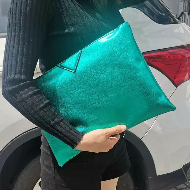 Elegant silver handbags featured in a stylish design, perfect for enhancing your formal attire and special occasions.