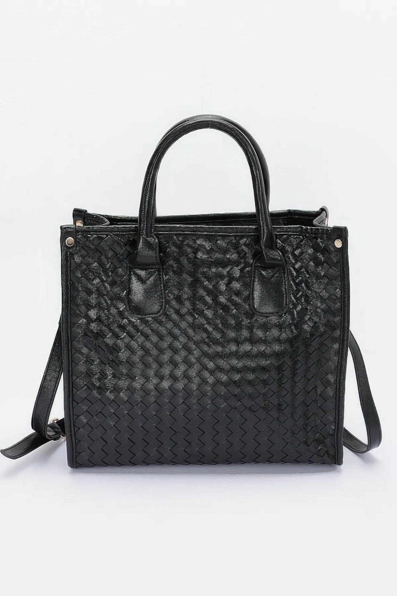Stylish tote bag with durable handles, perfect for everyday use and environmentally friendly shopping