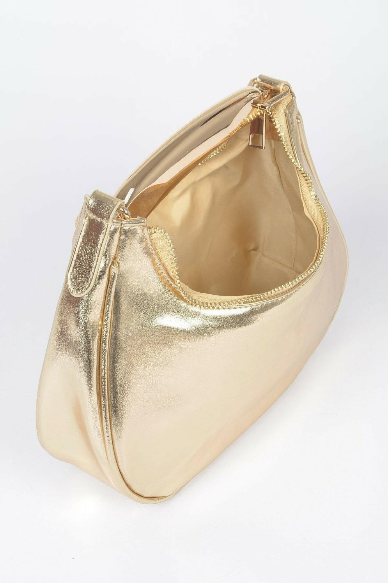 Elegant leather metal bag showcasing premium craftsmanship, perfect for stylish and durable fashion accessories.