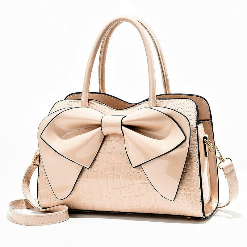 Elegant shoulder bag crafted from premium leather, perfect for formal events and sophisticated style.