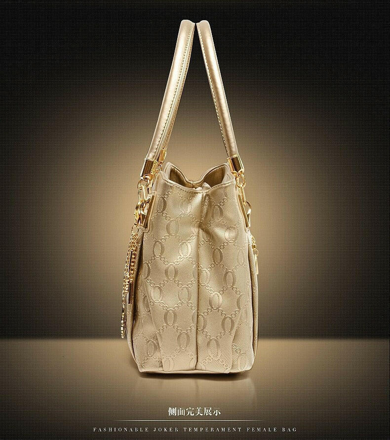 Elegant bag 3 sets featuring durable materials and modern design, perfect for stylish storage solutions.