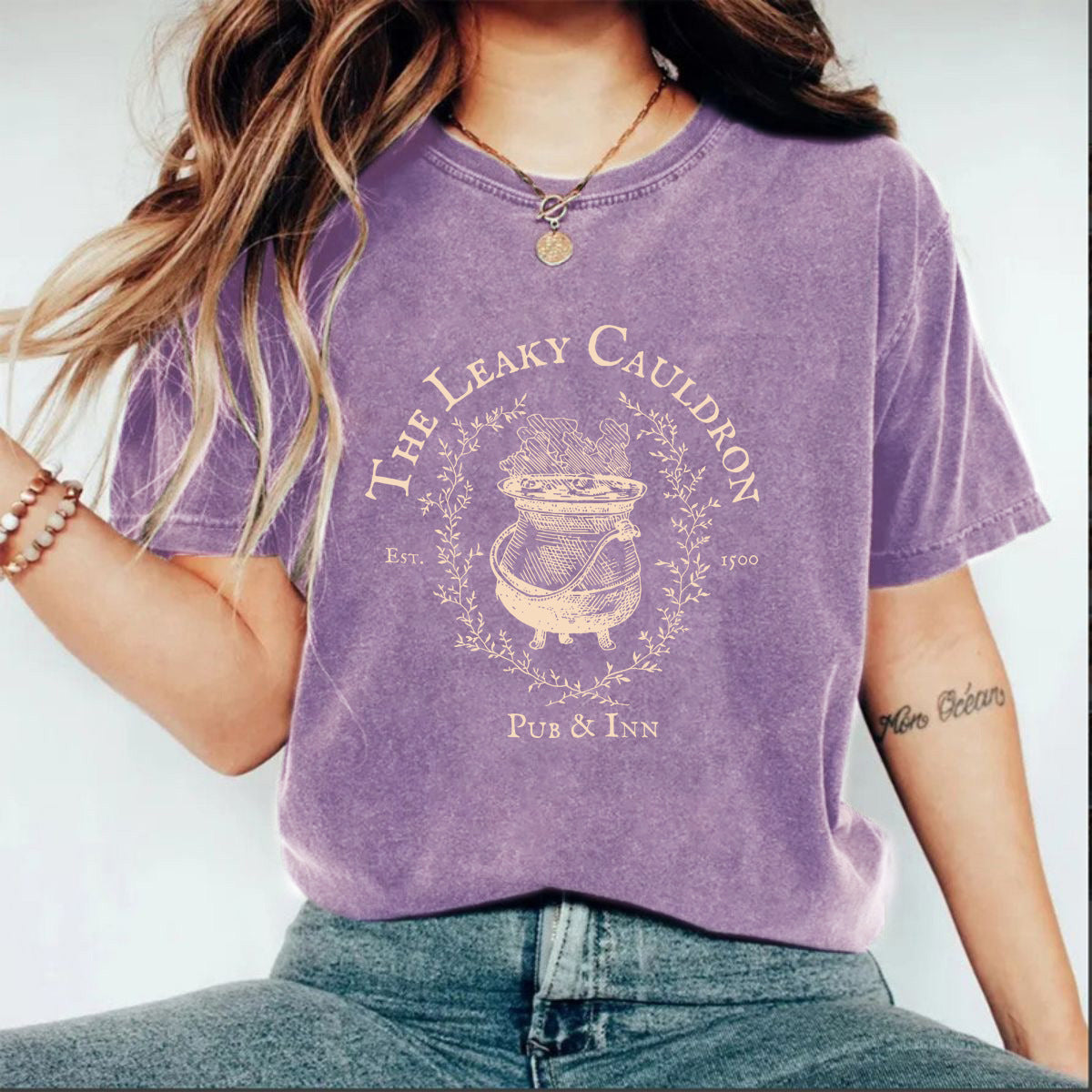 Wash and make old T-shirts for men and women