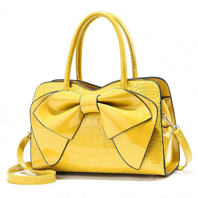 Elegant shoulder bag crafted from premium leather, perfect for formal events and sophisticated style.