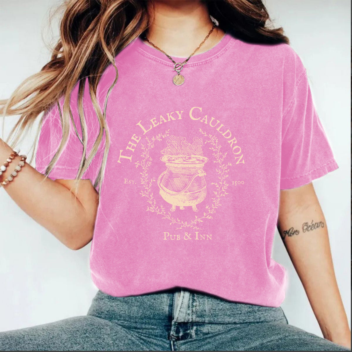 Wash and make old T-shirts for men and women