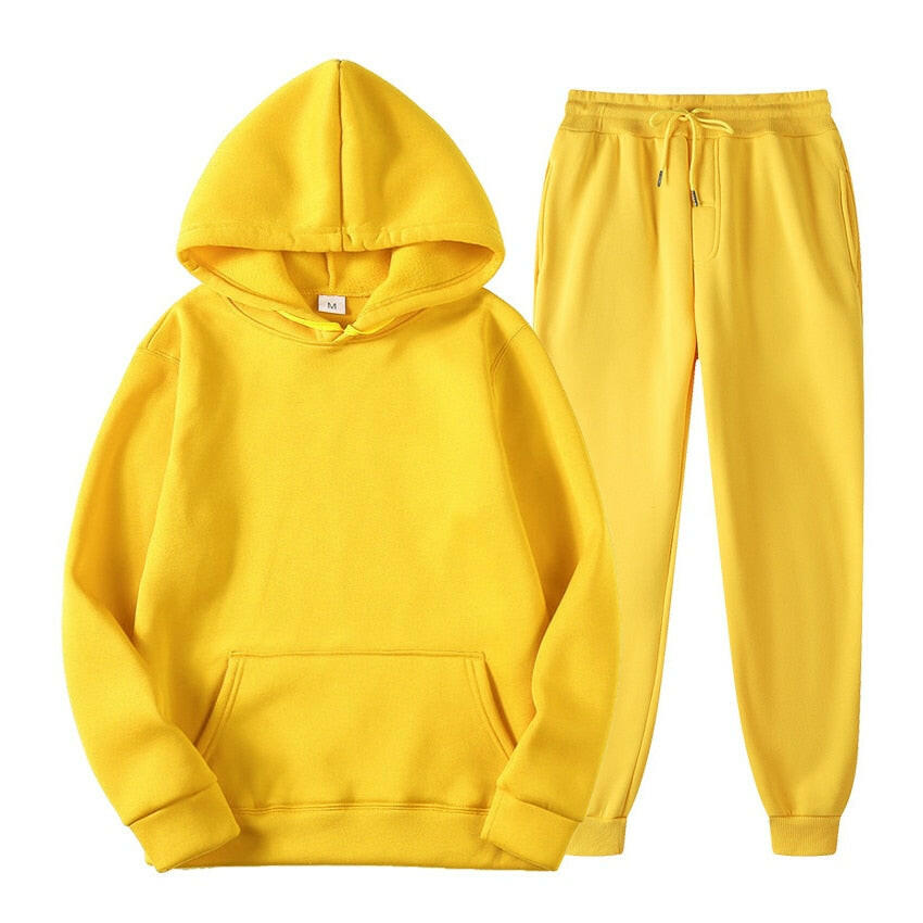 Men tracksuit featuring breathable fabric and modern design for optimal comfort and style