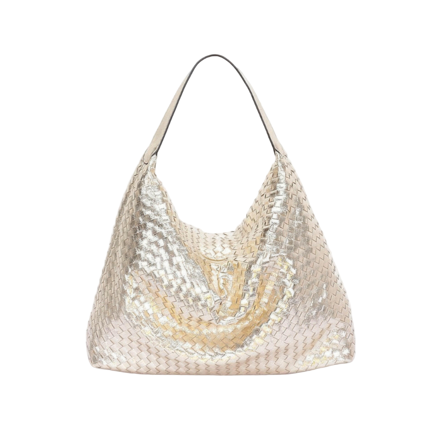 Premium tote bags featuring stylish designs, perfect for everyday use and enhancing your accessory collection.