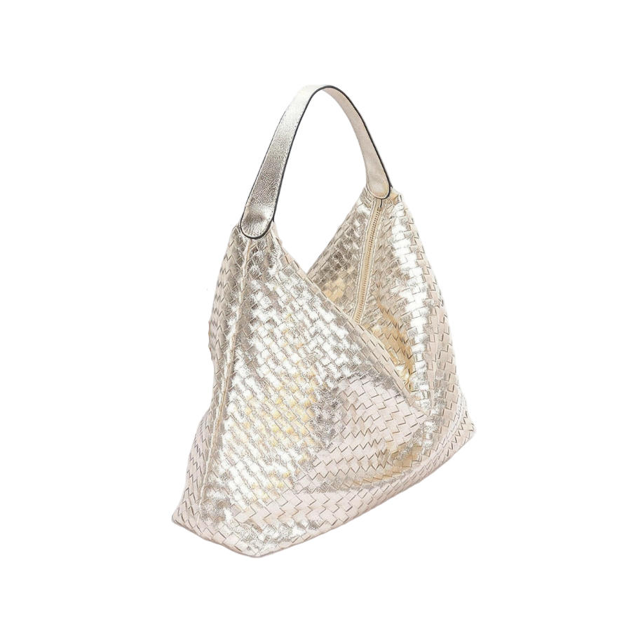 Premium tote bags featuring stylish designs, perfect for everyday use and enhancing your accessory collection.