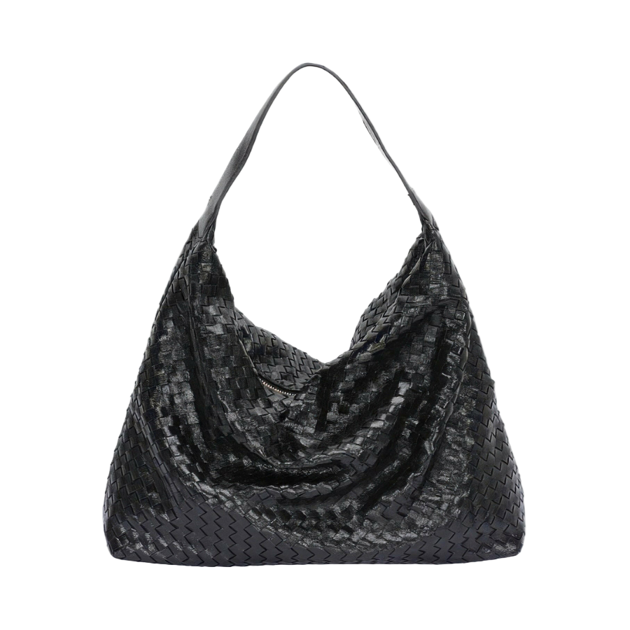 Premium tote bags featuring stylish designs, perfect for everyday use and enhancing your accessory collection.