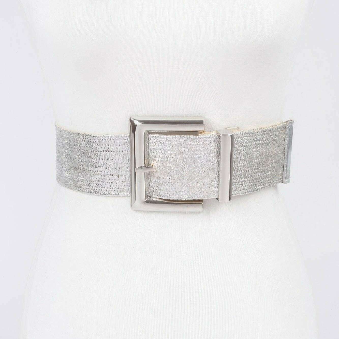 Elegant buckle belt showcasing premium leather craftsmanship, perfect accessory for formal and casual attire.