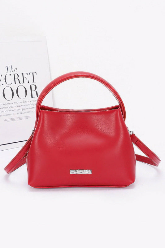 Elegant leather bag showcasing premium craftsmanship, perfect for professional and casual use.