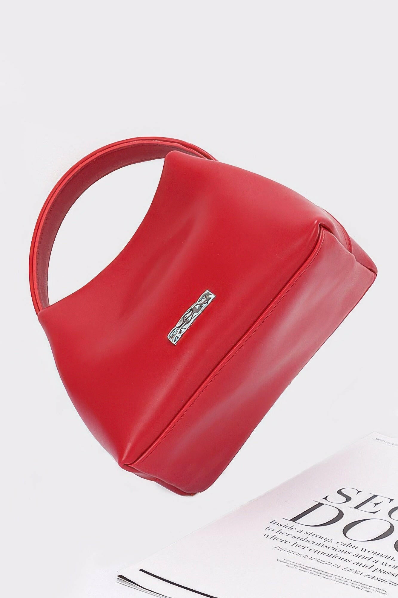 Elegant leather bag showcasing premium craftsmanship, perfect for professional and casual use.