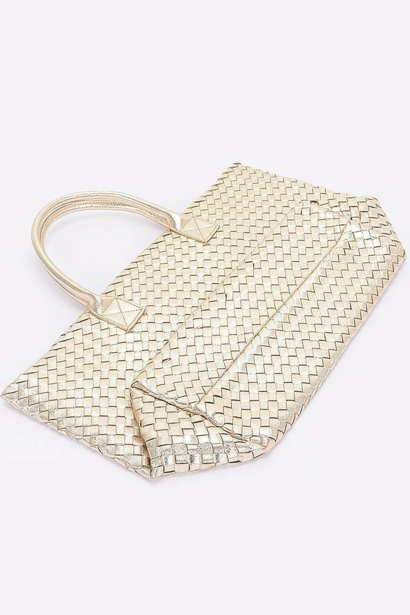 Elegant braided tote bag made from premium materials, perfect for stylish and practical everyday use.