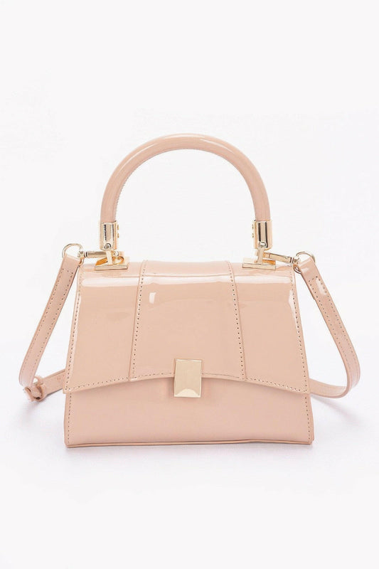 Elegant crossbody bag in black leather, perfect for everyday use and enhancing your stylish look.