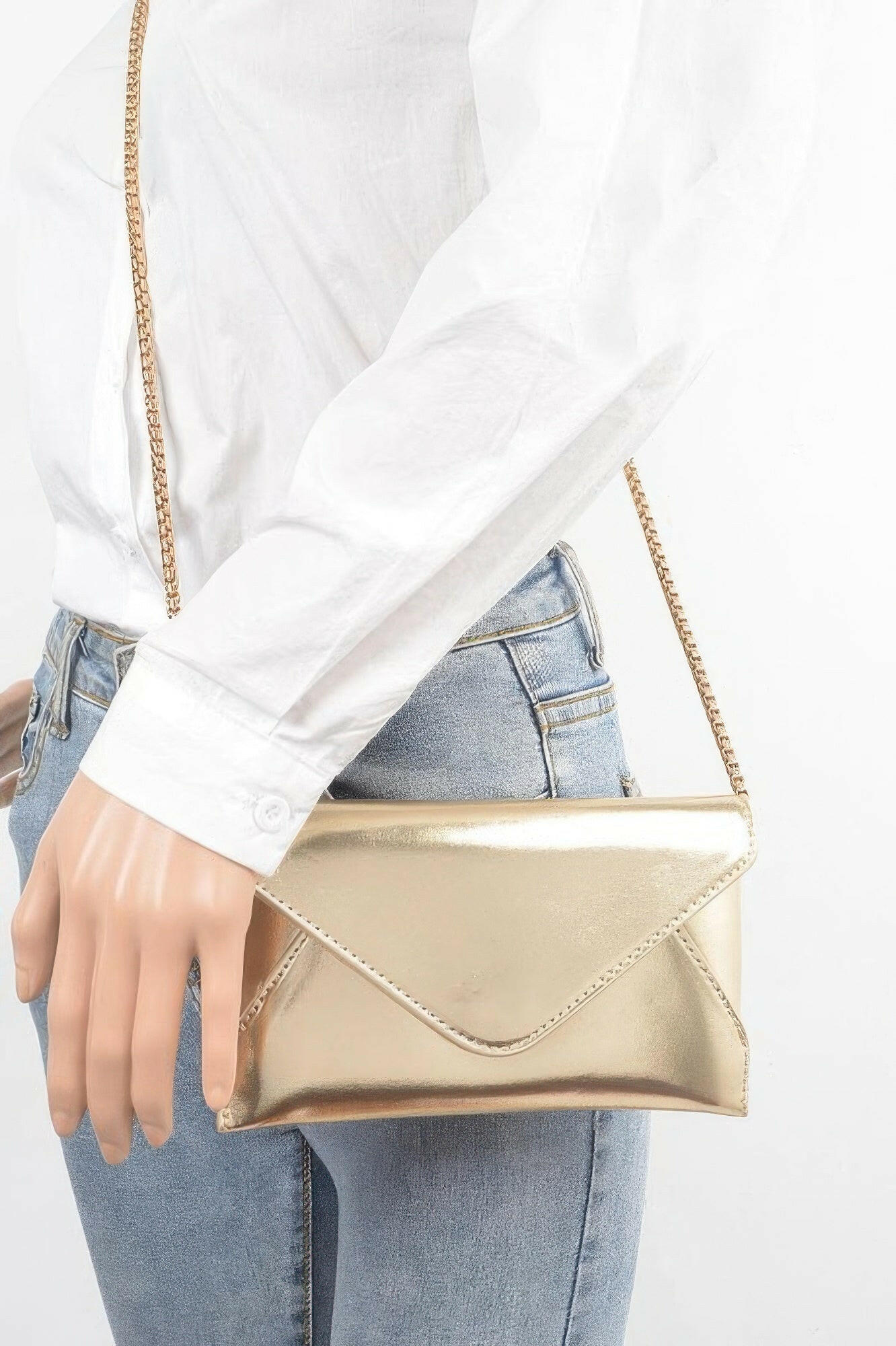 Compact and stylish small bag perfect for everyday use and travel, offering both convenience and elegance.