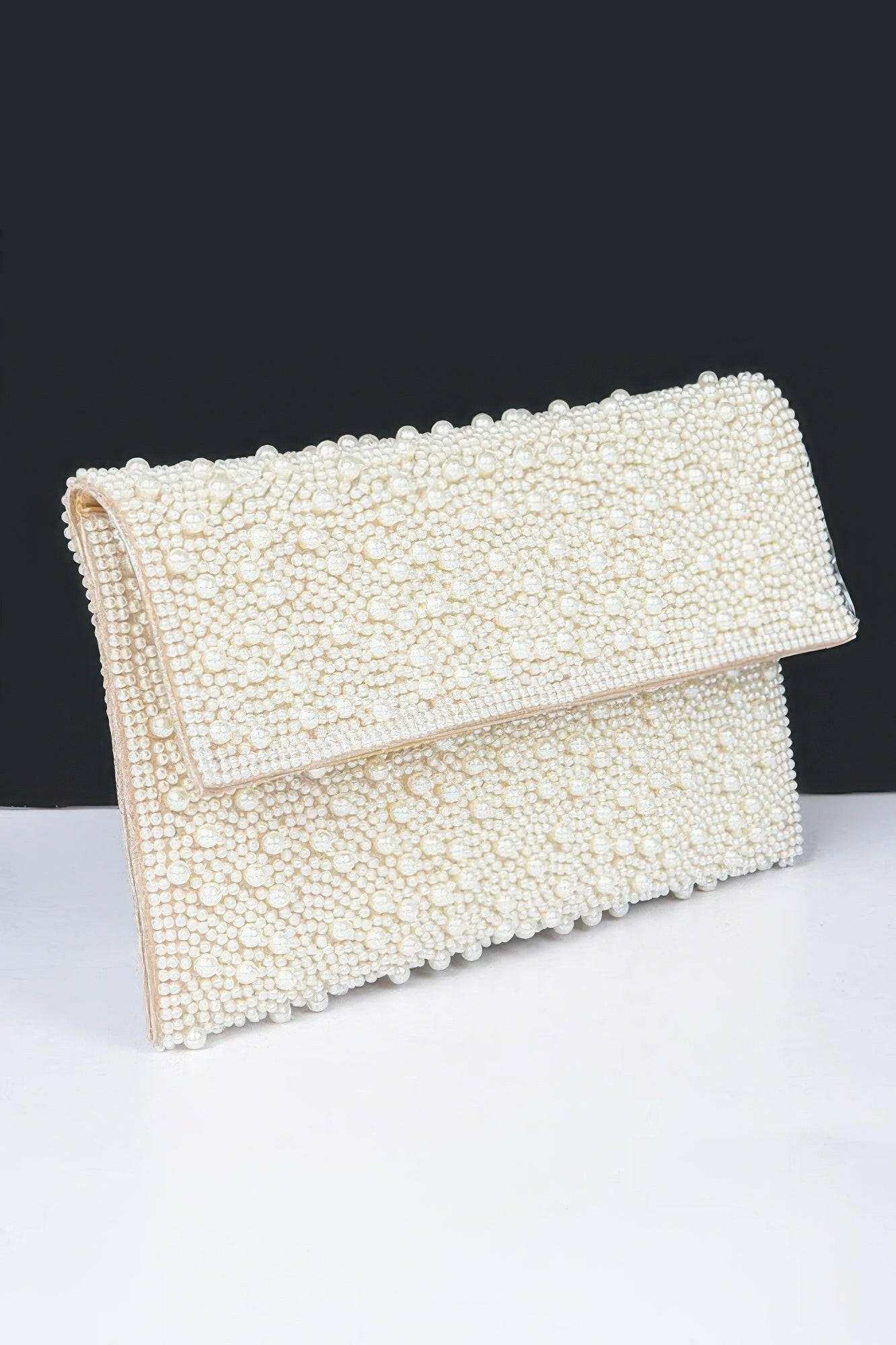 Elegant pearl party bag showcasing exquisite design, perfect for formal events and stylish occasions
