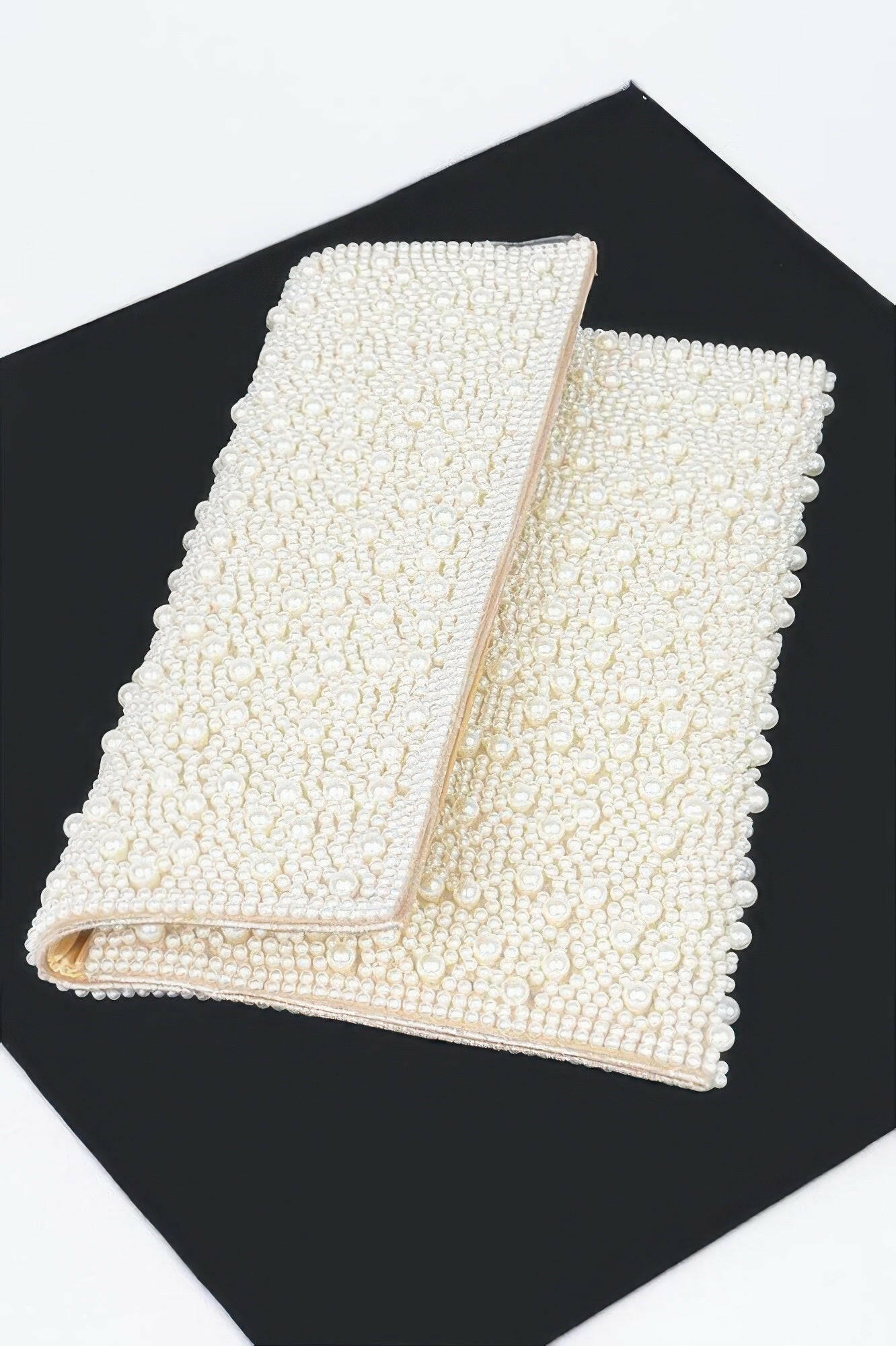 Elegant pearl party bag showcasing exquisite design, perfect for formal events and stylish occasions