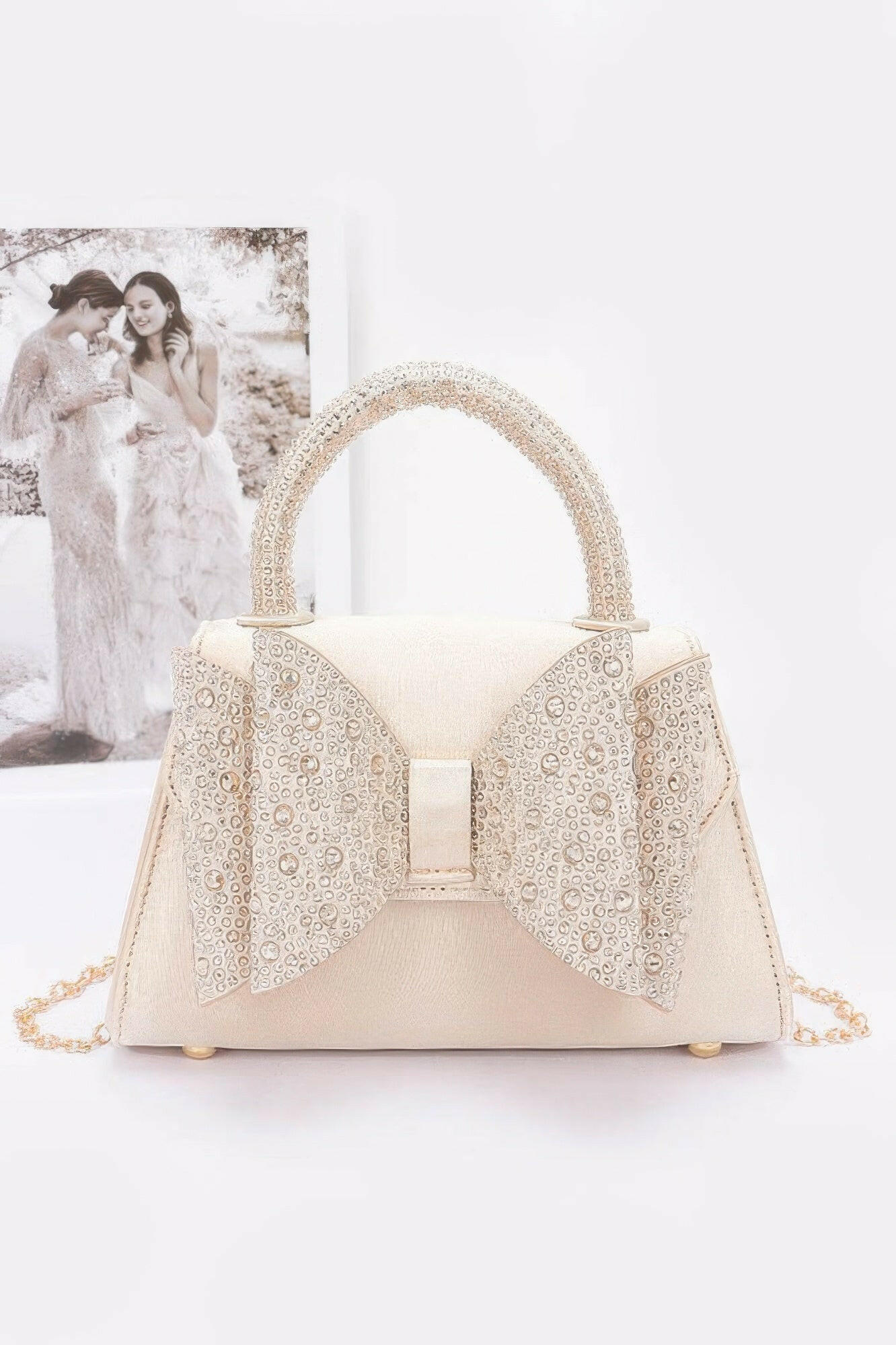 Elegant satin flap bag with refined design, perfect for formal occasions and stylish evening wear.