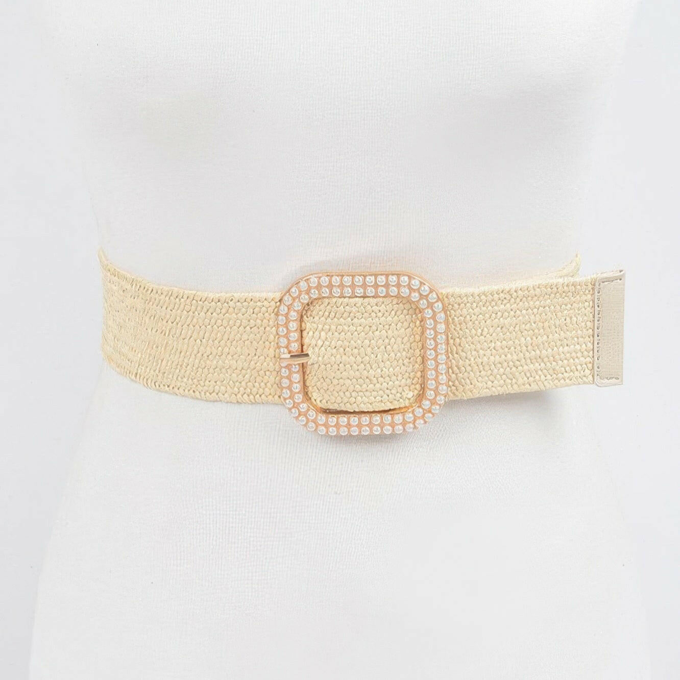Elegant pearl belt showcasing timeless sophistication and luxury accessory fashion for formal occasions